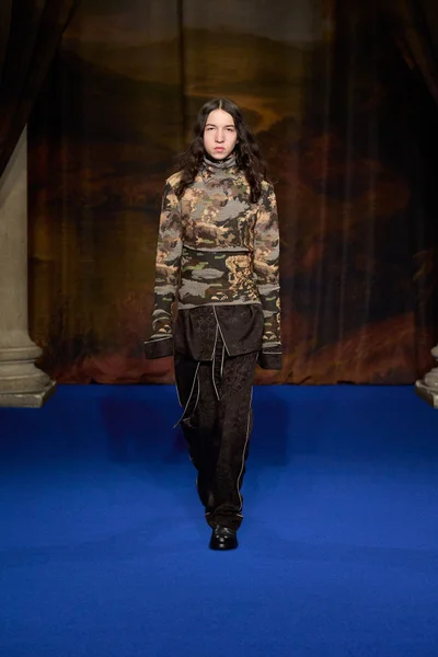 Look 36
